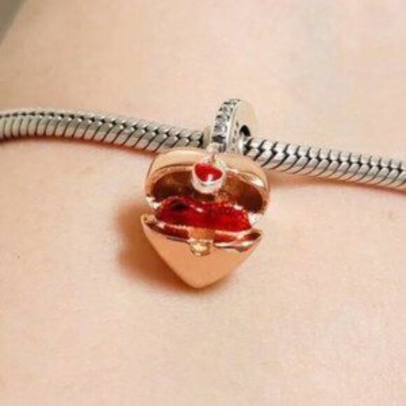 Pandora - Reveal Your Love Heart Locket Pendant - Picture 5 of 5